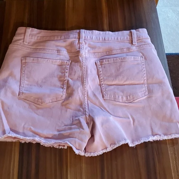 Shorts - Picture 3 of 3